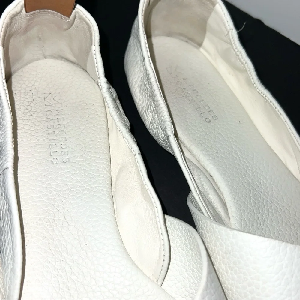 Mercedes Castillo Amaia‎ White Pebbled Leather Open Toe Flats Size 8.5